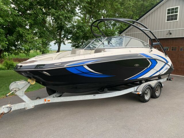 2013 Yamaha 242 Limited S Bowrider