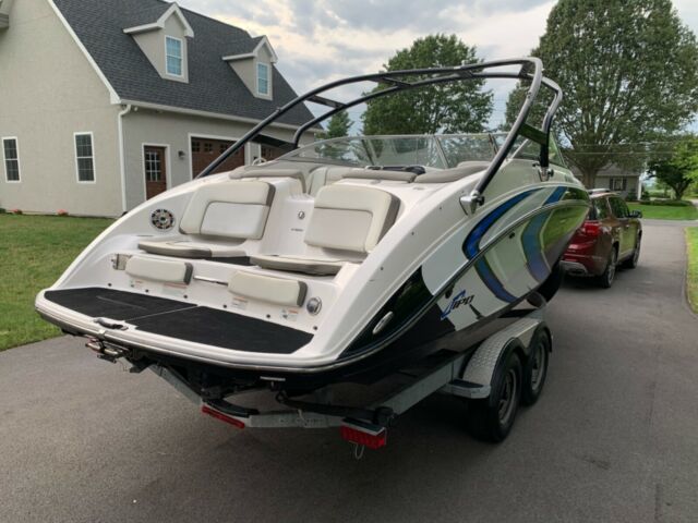 2013 Yamaha 242 Limited S Bowrider