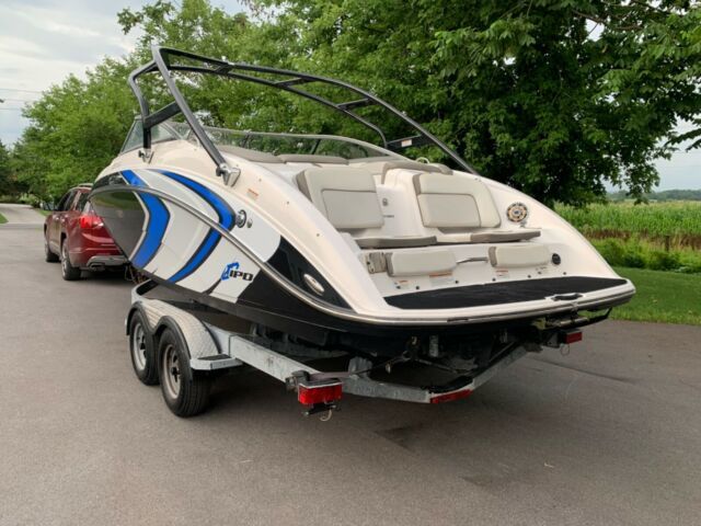 2013 Yamaha 242 Limited S Bowrider