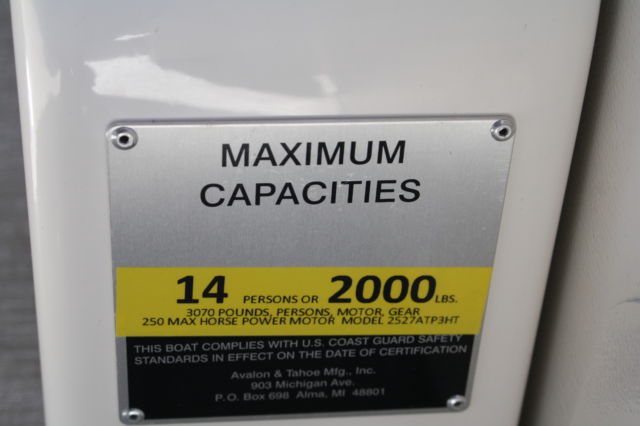 2016 Tahoe  25 Cascade Platinum Pontoon