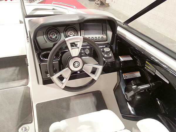 2016 Yamaha  AR240 Jet Powered Wake and Surf Boat