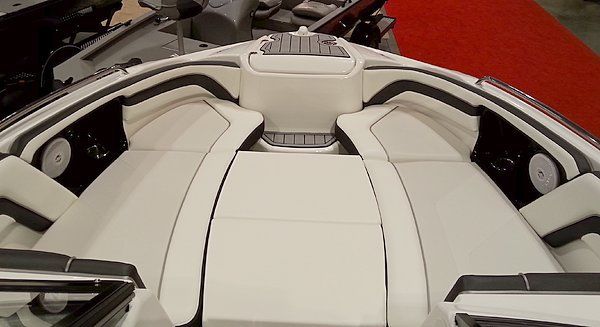 2016 Yamaha  AR240 Jet Powered Wake and Surf Boat
