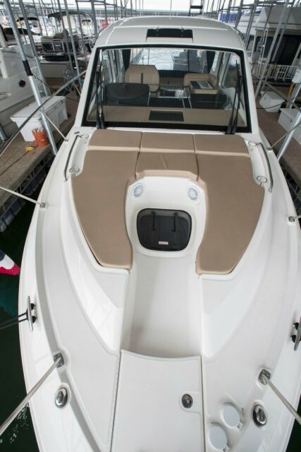 2017 Sea Ray 350 Sundancer Couple Cruiser