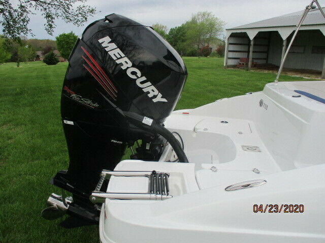 2018 TAHOE 2150 DECK BOAT W/200HP MERCURY, TRAILER AND COVER INCLUDED***OBO*** DECK BOAT