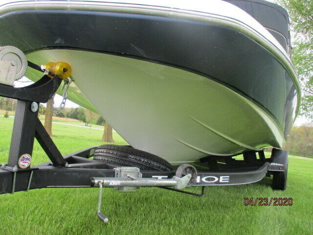 2018 TAHOE 2150 DECK BOAT W/200HP MERCURY, TRAILER AND COVER INCLUDED***OBO*** DECK BOAT
