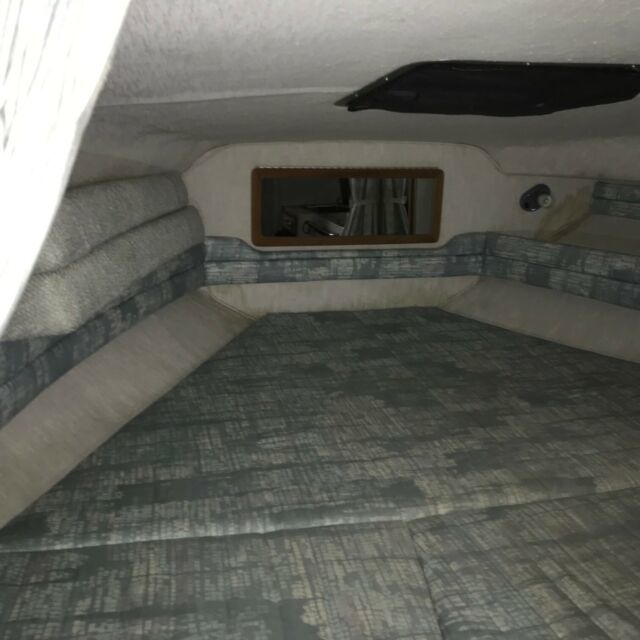 1990 Sea Ray 270 DA Cuddie