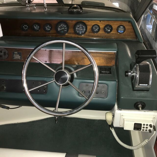 1990 Sea Ray 270 DA Cuddie