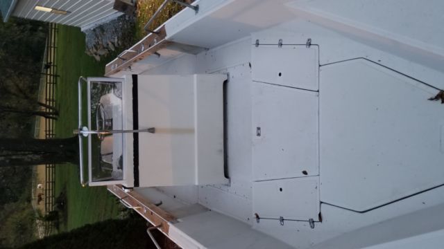 1980 Boston Whaler Outrage v22 Center Console