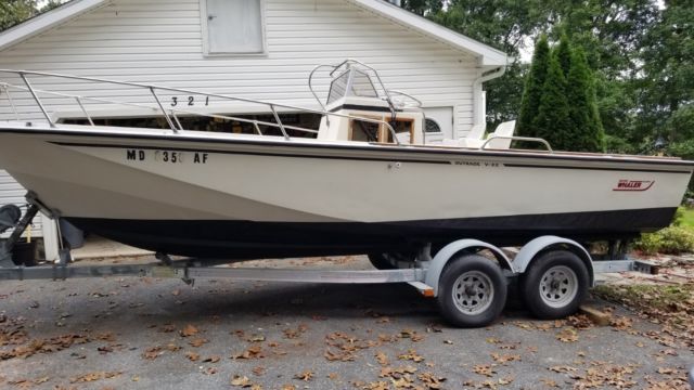1980 Boston Whaler Outrage v22 Center Console