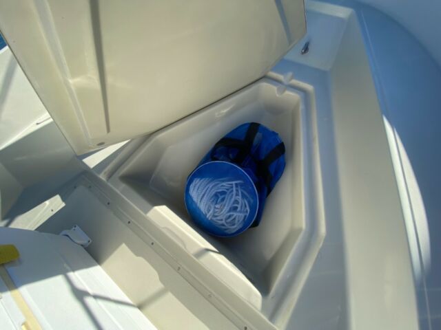 1986 Boston Whaler Outrage 18 Center Console