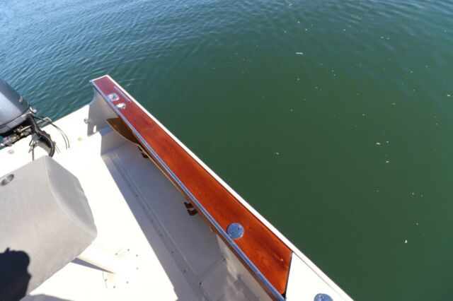 1986 Boston Whaler Outrage 18 Center Console