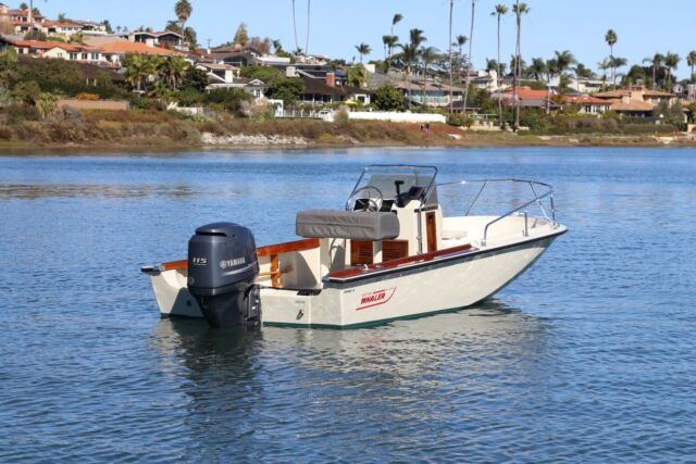 1986 Boston Whaler Outrage 18 Center Console