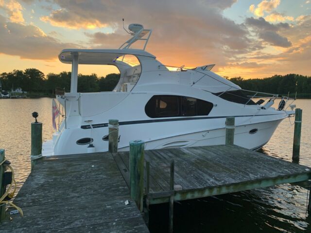 2004 Silverton Motor Yacht
