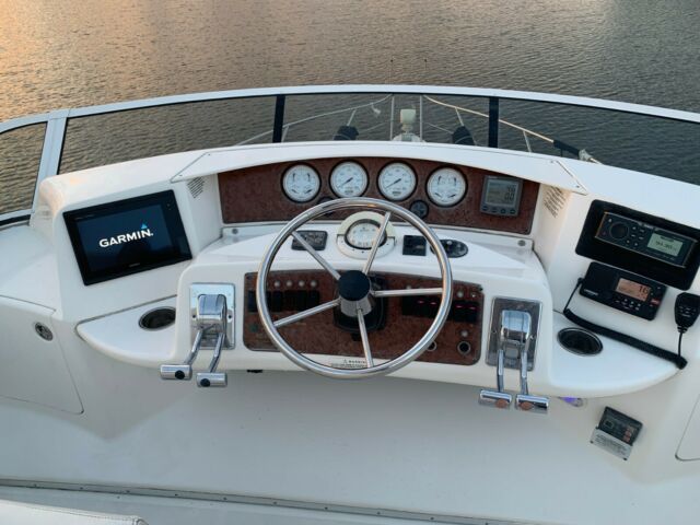 2004 Silverton Motor Yacht