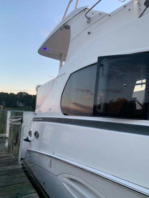 2004 Silverton Motor Yacht