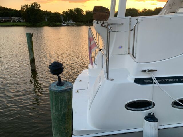 2004 Silverton Motor Yacht