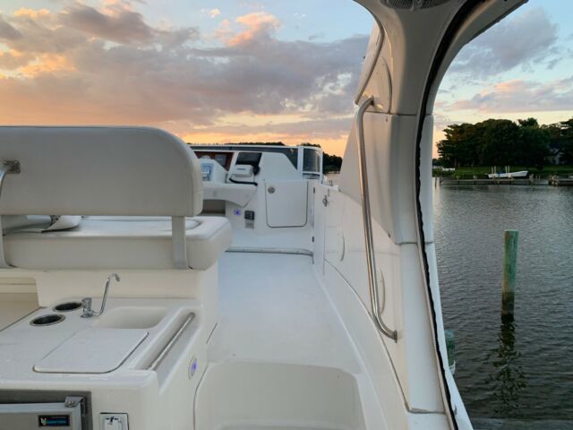 2004 Silverton Motor Yacht