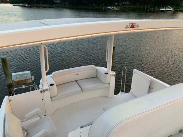 2004 Silverton Motor Yacht