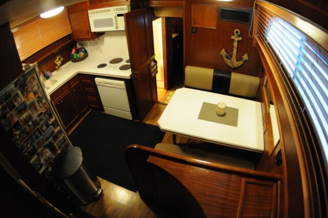 1979 Hatteras Cockpit Motoryacht