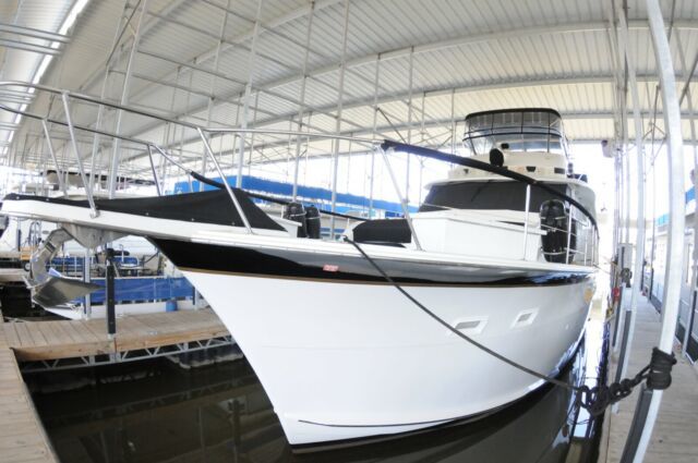 1979 Hatteras Cockpit Motoryacht