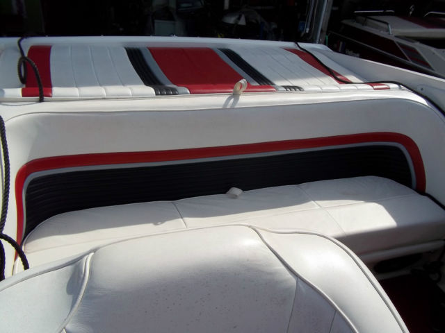 1990 Wellcraft # 26NOVAST RUNABOUT