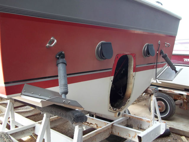 1990 Wellcraft # 26NOVAST RUNABOUT