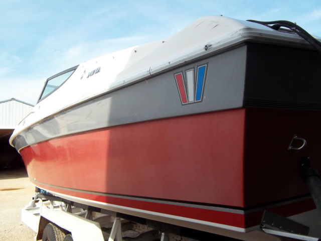 1990 Wellcraft # 26NOVAST RUNABOUT