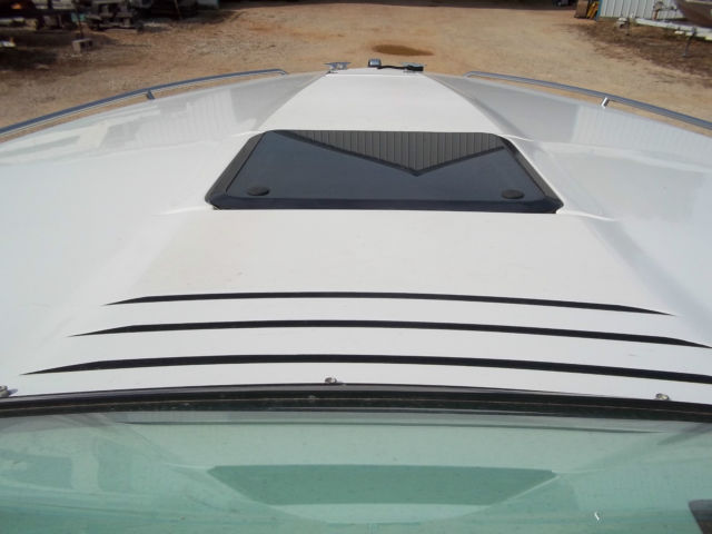 1990 Wellcraft # 26NOVAST RUNABOUT