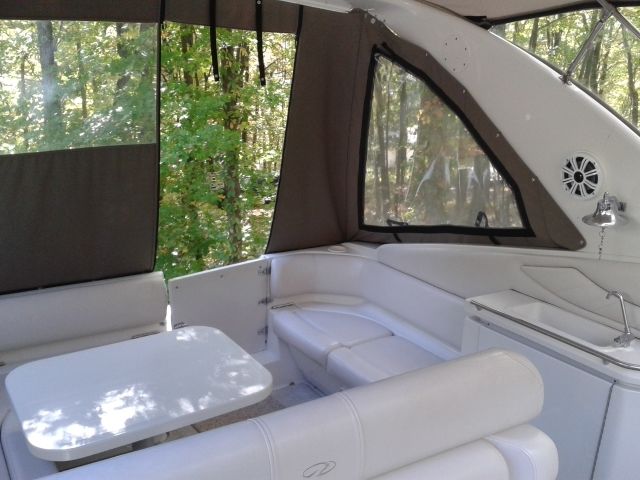 1998 REGAL COMMODORE SPORT CABIN CRUISER