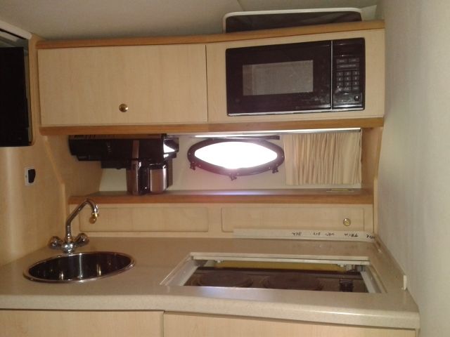 1998 REGAL COMMODORE SPORT CABIN CRUISER