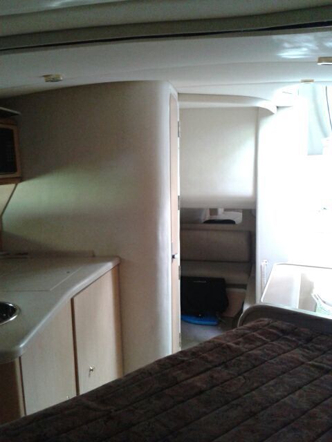 1998 REGAL COMMODORE SPORT CABIN CRUISER