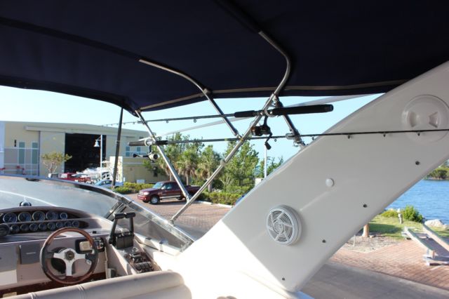 2001 Regal Commodore 3260 Cruiser