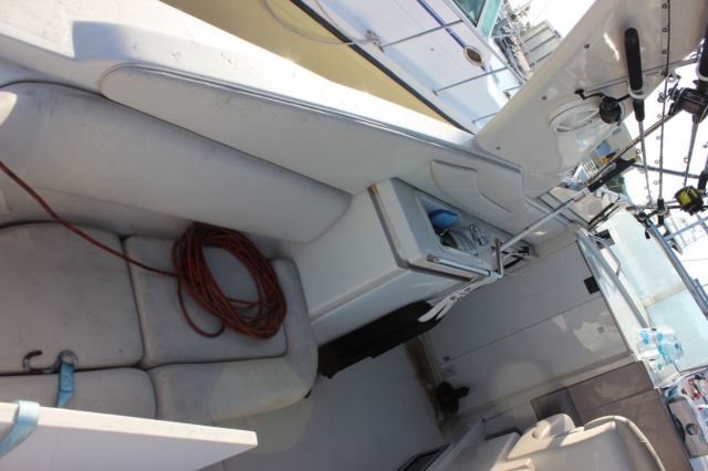 2001 Regal Commodore 3260 Cruiser