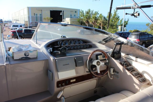 2001 Regal Commodore 3260 Cruiser