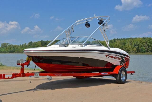 2009 Tahoe Q-5i Xtreme Wake Bowrider