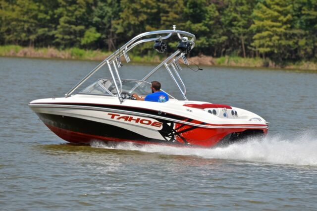 2009 Tahoe Q-5i Xtreme Wake Bowrider