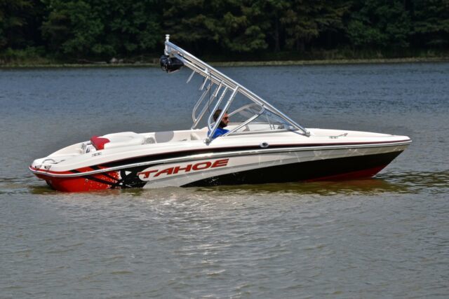 2009 Tahoe Q-5i Xtreme Wake Bowrider