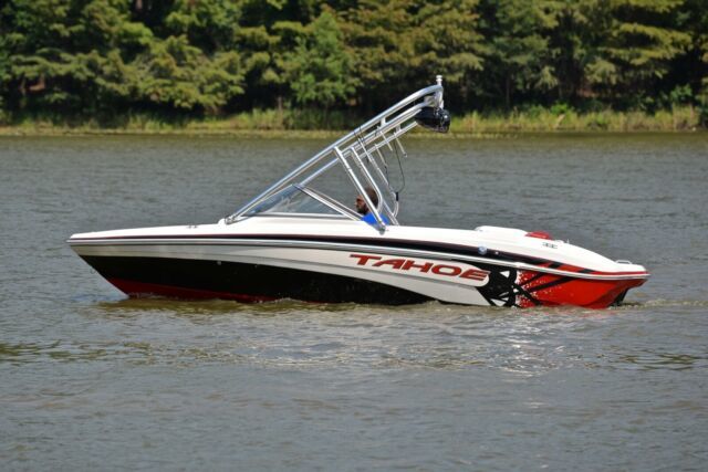 2009 Tahoe Q-5i Xtreme Wake Bowrider